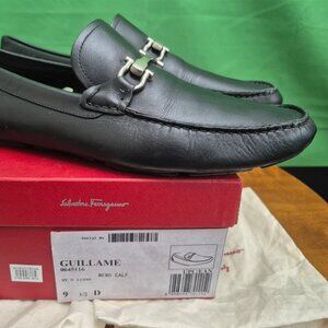 100% authenic Ferragamo Gancini Logo Leather Drivers